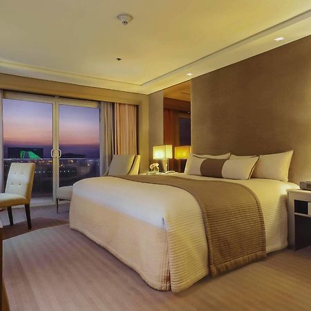 Midas Hotel And Casino Pasay Kültér fotó